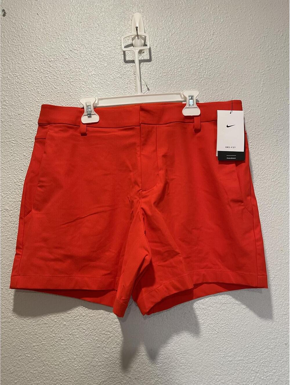 Nike Men's Training Shorts Size 32 - Red